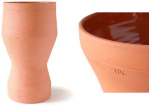 Cloning vases. © 5,5 designers.