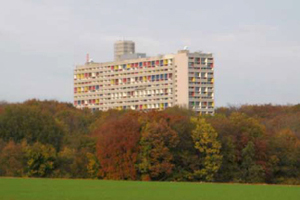 Vue d’ensemble de la Cité Radieuse Le Corbusier de Briey-en-forêt