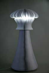 Lampe tome. Photo © Atelier Oï.